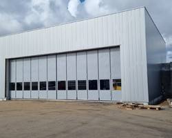 Installation de porte accordéon grandes dimensions à Aix-en-Provence 