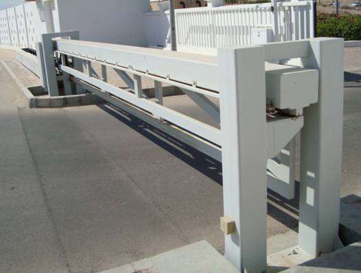 Poutre anti-vandale pour barrage routier à Venelles dans les Bouches-du-Rhône