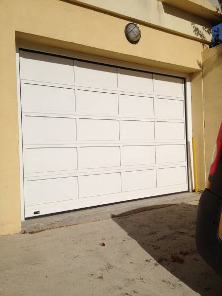 Porte de garage à Venelles