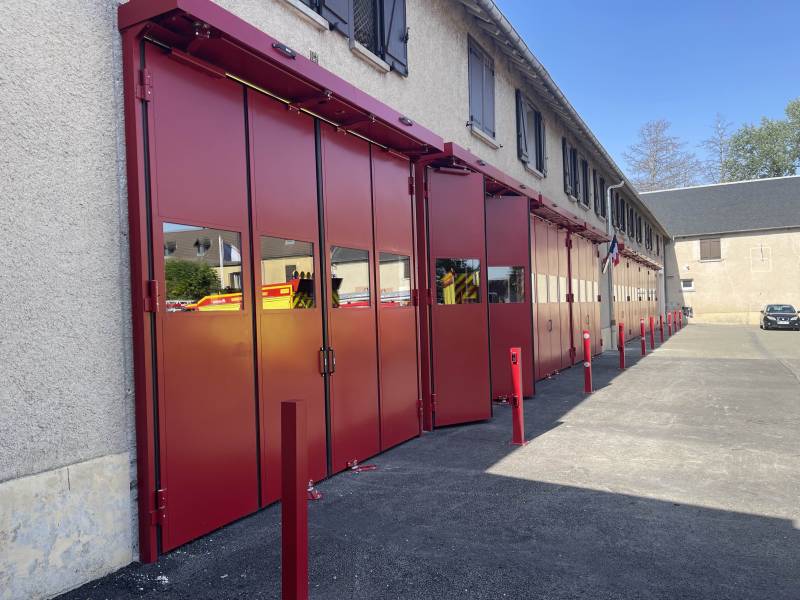 Pose de portes accordéons 2+2 pour un SDIS